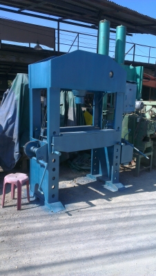 Sell> ขายแท่นอัดลูกหมาก TMC 150T. ตัน มีระบบไฟฟ้ามาในตัว มอเตอร์ 3 เฟส 10 แรงครับ Sell> ขายแท่นอัดลูกหมาก TMC 150T. ตัน มีระบบไฟฟ้ามาในตัว มอเตอร์ 3 เฟส 10 แรงครับ