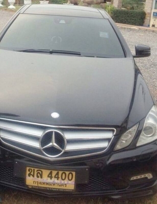 ขายเบ็นซ์ E Class E350 CDI  3.5ดีเซล มือเดียว ปี10 สีดำ สปอร์ท 2 ประตู ไม่เคยมีอุบัติเหตุ วิ่งน้อย เจ้าของขายเอง พร้อมทะเบียนประมูล