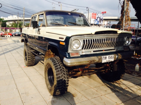 ขาย jeep wrangler 4 WD ยกสูง ขับเคลื่อน4ล้อ