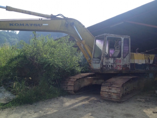 PC200-5 คอนโทนสั้น เอวใหม่.เครื่อง ปั้มดี ไม่โหลด..รถไม่สวยแต่..ทำงานดี ซีเรียล57000 เดิมตูดแดง ไฟฟ้าตัดโซ่ ช่วงล่างก็ใช้ได้