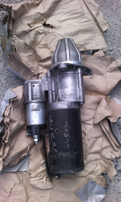 ไดสตาร์ทเครืองPE6นิสสัน ทุุ่นออโต้ ถ่านใหม่หมดราคา6500บาทครับ