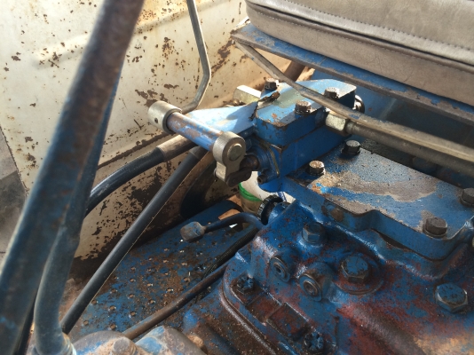 รถไถFORD 6600 สภาพเดิมสวยใช้ได้ แรงดี เครื่องดี..รถแห้ง ยางไม่ค่อยสวย..