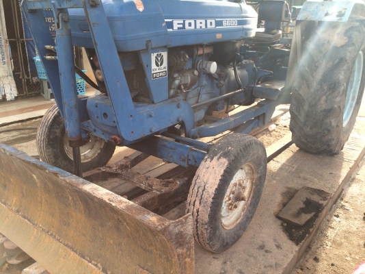 รถไถFORD 6600 สภาพเดิมสวยใช้ได้ แรงดี เครื่องดี..รถแห้ง ยางไม่ค่อยสวย..