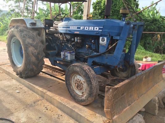 รถไถFORD 6600 สภาพเดิมสวยใช้ได้ แรงดี เครื่องดี..รถแห้ง ยางไม่ค่อยสวย..