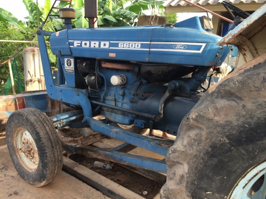 รถไถFORD 6600 สภาพเดิมสวยใช้ได้ แรงดี เครื่องดี..รถแห้ง ยางไม่ค่อยสวย..