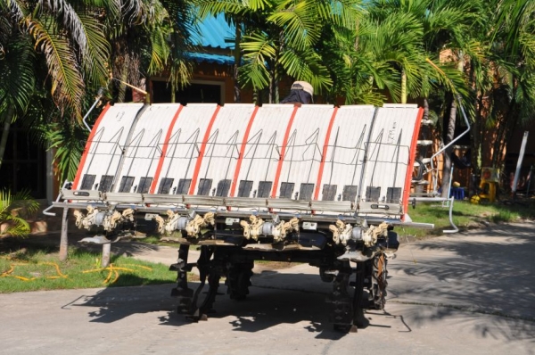 ขายรถดำนาMITSUBISHI MPR8แถว สภาพสวยเดิมจากญี่ปุ่นยังไม่เคยใช้ในไทย 65,000เท่านั้น!!