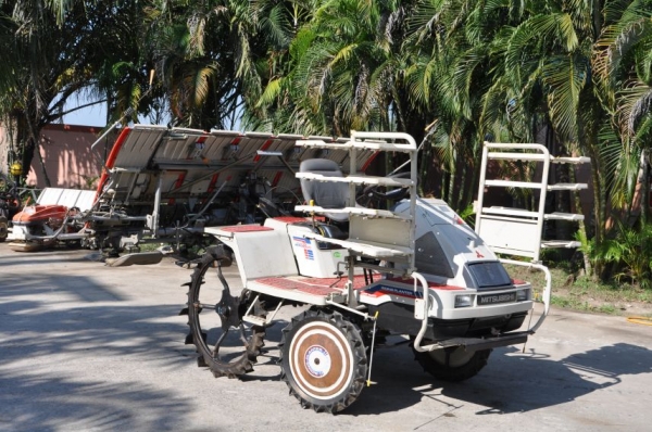 ขายรถดำนาMITSUBISHI MPR8แถว สภาพสวยเดิมจากญี่ปุ่นยังไม่เคยใช้ในไทย 65,000เท่านั้น!!