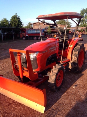 แทรกเตอร์คูโบต้า 3608 สภาพดีพร้อมใช้งานมีผานดันหน้าและโรตารี่