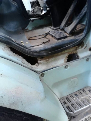 รถอีซูซุ 10 ล้อ รั้ว 195  แรงม้า. ปี 39 สนใจติดต่อ 081 - 6079515