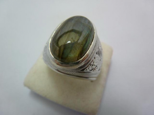 แหวนเงินแท้พลอยลาบราโดไลท์