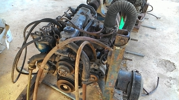 ขายเครื่องพร้อมปั้มสูบน้ำ Isuzu kb 2200 และมาสดา 2200