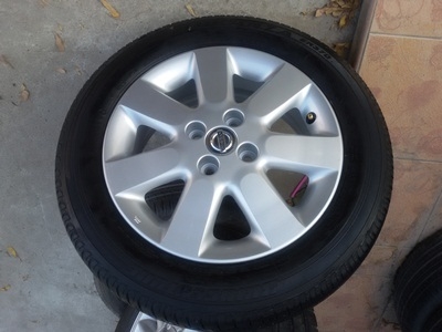 ขายล้อแม็กNISSAN March *15 พร้อมยางBRIDGESTONE  4 ล้อ