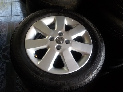ขายล้อแม็กNISSAN March *15 พร้อมยางBRIDGESTONE  4 ล้อ