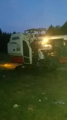 รถเกี่ยวข้าว คูโบต้า