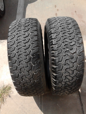 235/70R15  FORCEUM  A/T  ลายคล้ายๆ BF   มี 2 เส้น   TEL.081-427-3941