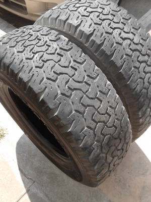 235/70R15  FORCEUM  A/T  ลายคล้ายๆ BF   มี 2 เส้น   TEL.081-427-3941