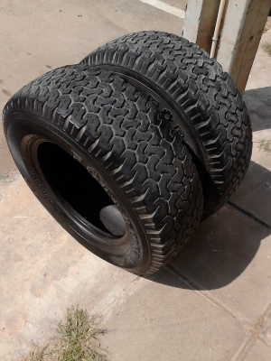 235/70R15  FORCEUM  A/T  ลายคล้ายๆ BF   มี 2 เส้น   TEL.081-427-3941