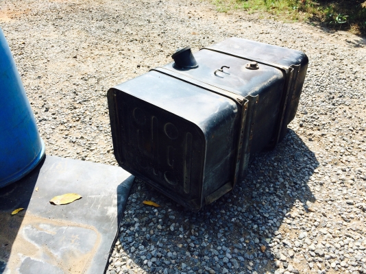 ขายถังน้ำมัน300ลิตรสภาพดีมากใช้น้อย