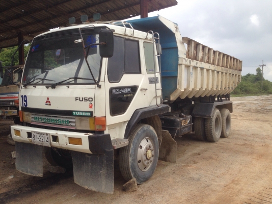 ขายfuso  fn527t 220แรง