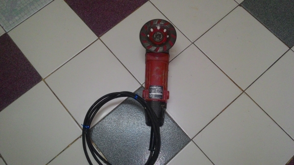 ขายลูกหมูหินเจียขนาดใส่ใบ4นิ้วยี่ห้อMaktecรุ่นmt954สภาพดีพร้อมใช้งาน ขายลูกหมูหินเจียขนาดใส่ใบ4นิ้วยี่ห้อMaktecรุ่นmt954สภาพดีพร้อมใช้งาน