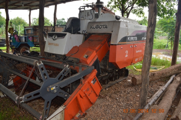 ขายรถเกี่ยวข้าว+เทเลอร์พ่วงลาก คูโบต้า DC-60 Plus (เพิ่งหมดงวดเมื่อปี 2556)