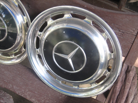 ขายฝาครอบล้อเบนซ์ W123