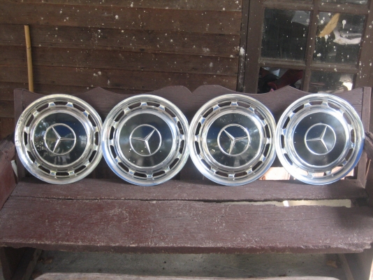 ขายฝาครอบล้อเบนซ์ W123