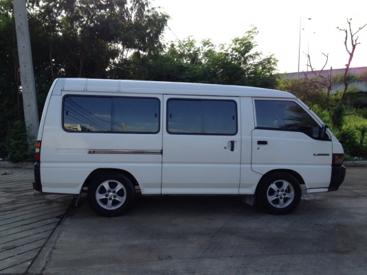 **** ขายรถตู้ L300 สีเดิมๆ สวย ****