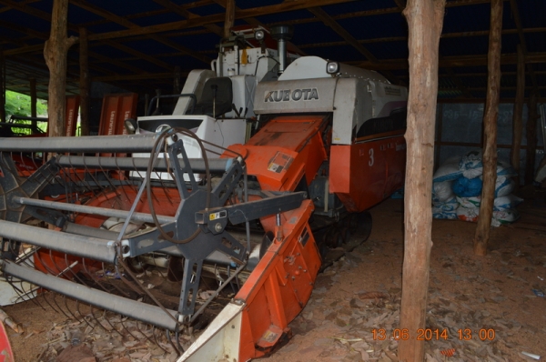 ขายรถเกี่ยวข้าว+เทเลอร์พ่วงลาก คูโบต้า KUBOTA DC-60 Plus (เพิ่งหมดงวดปี 2556)