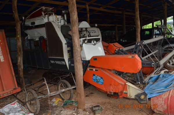 ขายรถเกี่ยวข้าว+เทเลอร์พ่วงลาก คูโบต้า KUBOTA DC-60 Plus (เพิ่งหมดงวดปี 2556)