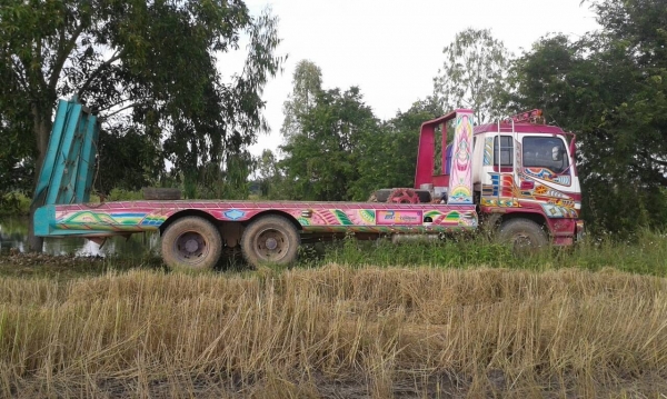 ขายเทนเลอร์รถเกี่ยวข้าว 6 ล้อใหญ่ แปลงเป็น 10 ล้อ ISUZU 195 แรง