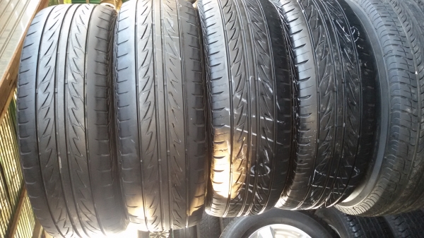 ขายยาง 215 65 15 บิสโตนปี13ชุดละ2800