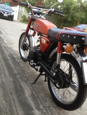 ขายsuzuki a80 สีแดง เครืองSuzuki สแมส คาร์บูแดช เครืองเดิมๆดีๆ ยางใหม่2เส้น ไม่มีทะเบียนหรือระเบิดอะไหล่ก็ได้นะคับ ราคา7000บาท โทร0924462525โส กทม