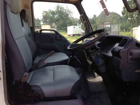 ISUZU NKR ปี 2549 เครื่อง 130 แรงเทอร์โบ 6ล้อเล็ก ยาว 4.30 เมตร