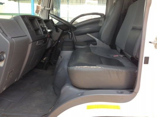 ISUZU NMR ปี 2552 เครื่อง 130 แรงเทอร์โบ 6ล้อเล็ก ยาว 4.30 เมตร