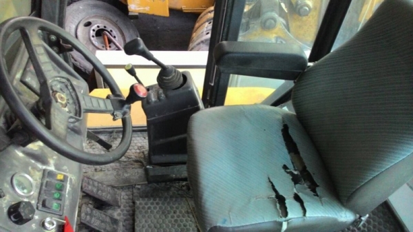 รถตัก FOREDlL สนใจติดต่อ 081 - 6079515 รถตัก FOREDlL สนใจติดต่อ 081 - 6079515