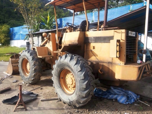 รถตัก CAT  910.  สนใจติดต่อ 081 - 6079515