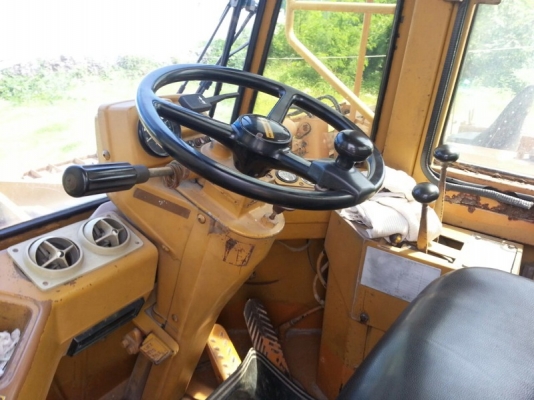 รถตัก CAT  926.  สนใจติดต่อ 081 - 6079515