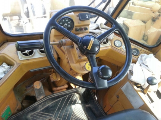 รถตัก CAT  926.  สนใจติดต่อ 081 - 6079515