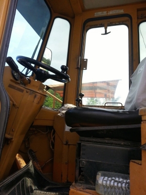 รถตัก CAT  926.  สนใจติดต่อ 081 - 6079515