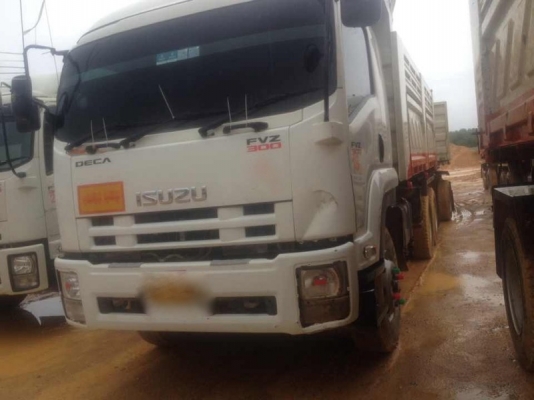 รถอีซูซุ 10 ล้อดั้ม FVZ  300 แรงม้า. ปี 55 - 56  ( มีขาย 3 พ่วง. )  สนใจติดต่อ 081 - 6079515