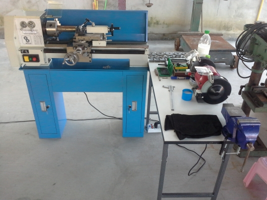 เครื่องกลึงใหม่ 3.5 ฟุต ใช้ไฟบ้าน ขายเหมาพร้อมชุดอุปกรณ์งานกลึงเบื้องต้น เปิดหน้าร้านรับงานกลึงได้เลย