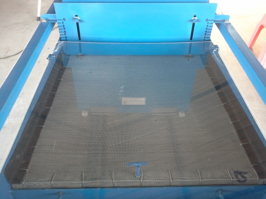 รับสร้างเครื่องคัดแยกขนาดเอนกประสงค์ รับสร้างตามสั่ง ทั้งขนาดเล็ก และ ขนาดใหญ่ ตะแกรงสแตนเลส มีทุกขนาด กำลังการผลิตขึ้นอยู่กับประเภทวัตถุดิบ และ เบอร์ตะแกรง ใช้สำหรับคัดแยกวัตถุดิบ ประเภท ผง เม็ด ก้อน หรืออื่นๆ เช่น คัดขนาด เมล็ดพริก พริกบด พริกป่น พริกผง