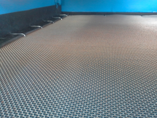 รับสร้างเครื่องคัดแยกขนาดเอนกประสงค์ รับสร้างตามสั่ง ทั้งขนาดเล็ก และ ขนาดใหญ่ ตะแกรงสแตนเลส มีทุกขนาด กำลังการผลิตขึ้นอยู่กับประเภทวัตถุดิบ และ เบอร์ตะแกรง ใช้สำหรับคัดแยกวัตถุดิบ ประเภท ผง เม็ด ก้อน หรืออื่นๆ เช่น คัดขนาด เมล็ดพริก พริกบด พริกป่น พริกผง