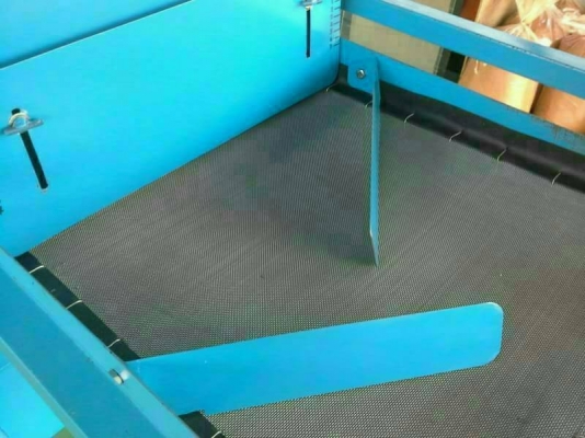 รับสร้างเครื่องคัดแยกขนาดเอนกประสงค์ รับสร้างตามสั่ง ทั้งขนาดเล็ก และ ขนาดใหญ่ ตะแกรงสแตนเลส มีทุกขนาด กำลังการผลิตขึ้นอยู่กับประเภทวัตถุดิบ และ เบอร์ตะแกรง ใช้สำหรับคัดแยกวัตถุดิบ ประเภท ผง เม็ด ก้อน หรืออื่นๆ เช่น คัดขนาด เมล็ดพริก พริกบด พริกป่น พริกผง