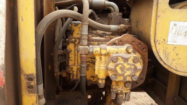 ขายรถแบคโคKOMATSU PC200-5 เครื่องดี ปั๊มเดิม เอวแน่น ทำงานเร็ว สภาพพร้อมใช้งาน เอกสารใบซื้อขาย สนใจโทร 090-8588220คุณนะ ID:narong498 หรือ www.truck.in.th/498 หรือfb:ณรงค์ ซื้อขายรถมือสอง(เว็บไซต์ส่วนตัว)