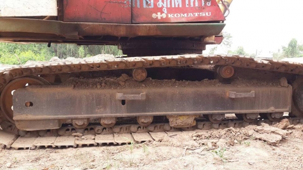 ขายรถแบคโคKOMATSU PC200-5 เครื่องดี ปั๊มเดิม เอวแน่น ทำงานเร็ว สภาพพร้อมใช้งาน เอกสารใบซื้อขาย สนใจโทร 090-8588220คุณนะ ID:narong498 หรือ www.truck.in.th/498 หรือfb:ณรงค์ ซื้อขายรถมือสอง(เว็บไซต์ส่วนตัว)