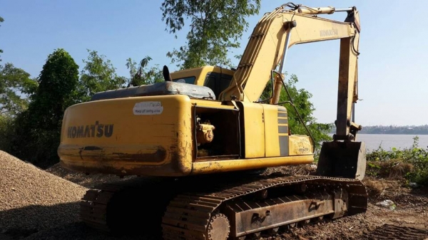 ขายแบคโคKOMATSU PC200-6 เครื่องดี ปั๊มเดิม เอวแน่น ทำงานเร็ว สภาพพร้อมใช้งาน เล่มทะเบียนพร้อมโอน สนใจโทร 090-8588220คุณนะ ID:narong498 หรือ www.truck.in.th/498 หรือfb:ณรงค์ ซื้อขายรถมือสอง(เว็บไซต์ส่วนตัว)