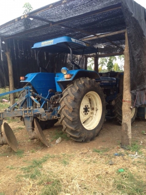 ขายรถไถFORD 7610 ปี56 ใช้งานน้อย เครื่องดี อุปกรณ์ครบ ดันหน้า กับผานหลัง สภาพสวยพร้อมใช้งาน เอกสารพร้อมโอน สนใจโทร 090-8588220คุณนะ ID:narong498 หรือ www.truck.in.th/498 หรือfb:ณรงค์ ซื้อขายรถมือสอง(เว็บไซต์ส่วนตัว