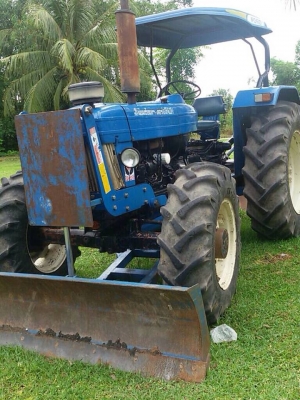 ขายรถไถFORD 7610 ปี56 ใช้งานน้อย เครื่องดี อุปกรณ์ครบ ดันหน้า กับผานหลัง สภาพสวยพร้อมใช้งาน เอกสารพร้อมโอน สนใจโทร 090-8588220คุณนะ ID:narong498 หรือ www.truck.in.th/498 หรือfb:ณรงค์ ซื้อขายรถมือสอง(เว็บไซต์ส่วนตัว